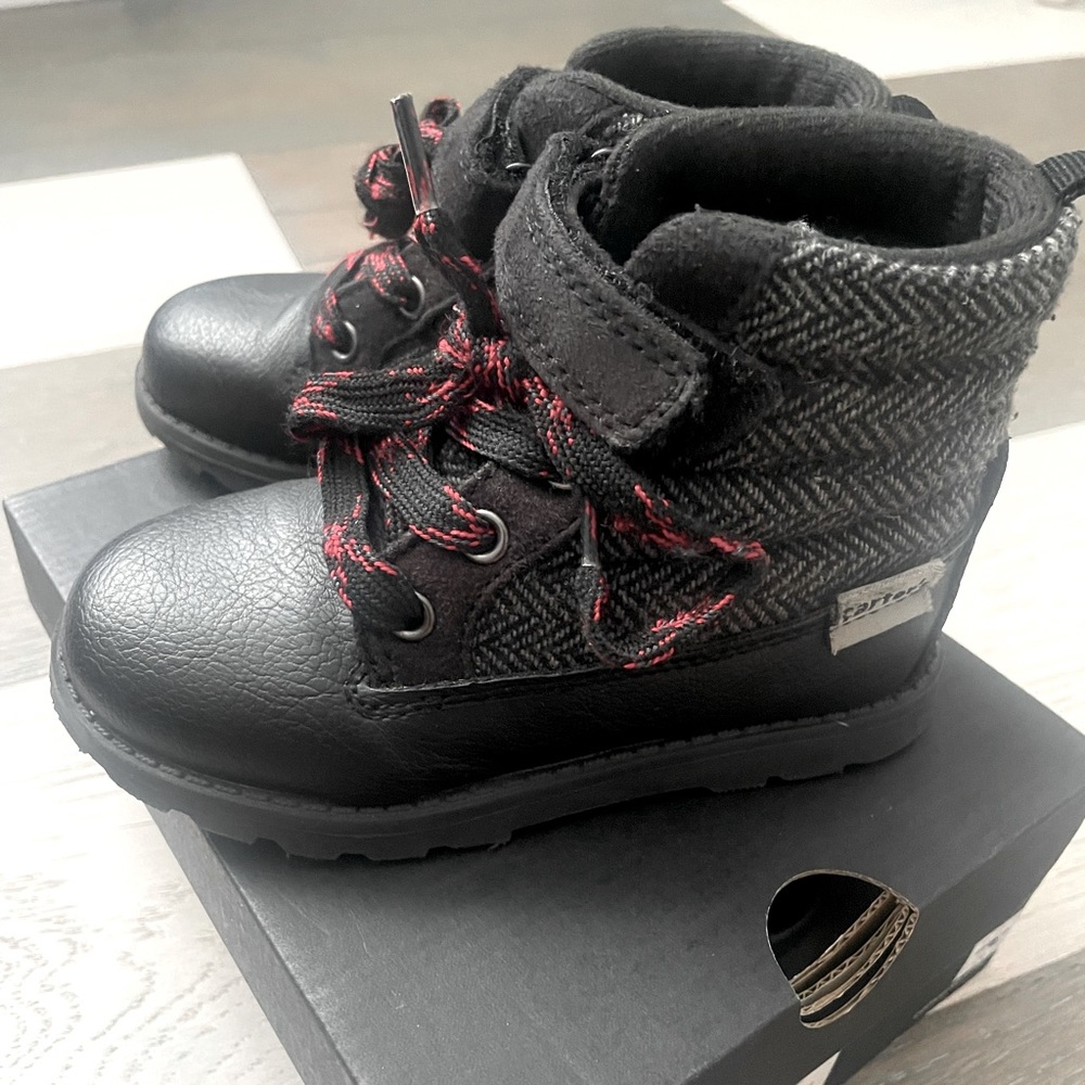 Toddler Sz 8 Carters Boots